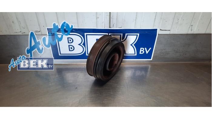 Crankshaft pulley from a BMW 3 serie Touring (F31) 318d 2.0 16V 2016