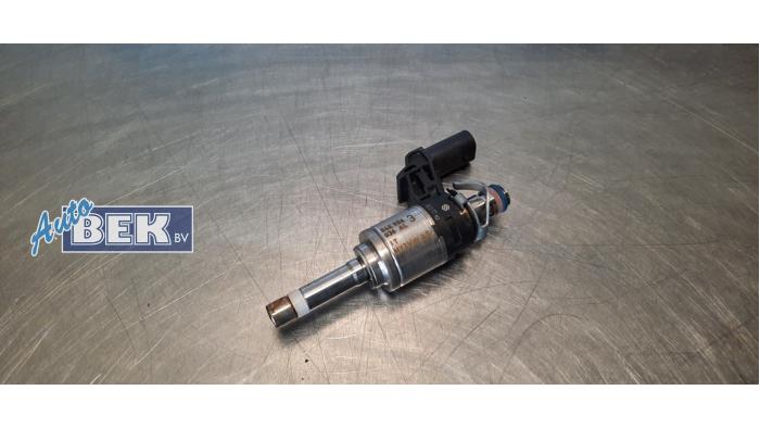 Injector (petrol injection) from a Audi A3 (8V1/8VK) 1.0 TFSI 12V 2017
