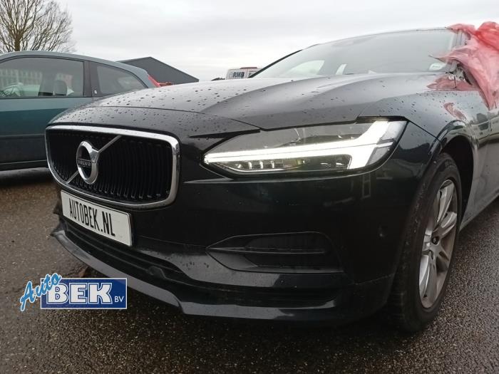 Używane Reflektor lewy Volvo V90 II (PW) 2.0 D3 16V Cena € 1.500,00 Procedura marży oferowane przez Auto Bek