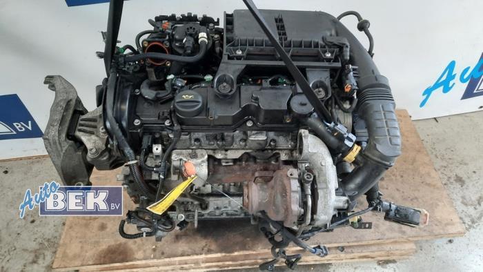 Motor de un Peugeot 308 SW (L4/L9/LC/LJ/LR) 1.6 BlueHDi 120 2014