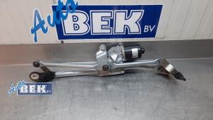 Used Wiper motor + mechanism BMW 1 serie (E82) 123d 16V Price € 45,00 Margin scheme offered by Auto Bek