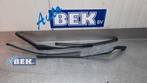 Used Ruitenwisserarm set BMW 1 serie (E82) 123d 16V Price on request offered by Auto Bek