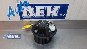 Usagé Ventilateur chauffage BMW 1 serie (E82) 123d 16V Prix € 50,00 Règlement à la marge proposé par Auto Bek