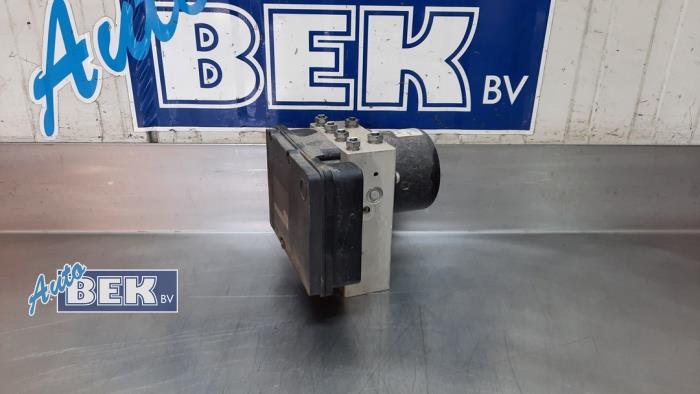 Used ABS pump Mercedes C Combi (S203) 2.2 C-220 CDI 16V Price € 45,00 Margin scheme offered by Auto Bek