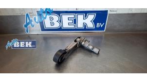 Used Drive belt tensioner Peugeot 308 (4A/C) 1.6 VTI 16V Price on request offered by Auto Bek