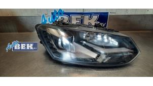 Used Headlight, right Volkswagen Polo V (6R) 1.6 TDI 16V 75 Price € 400,00 Margin scheme offered by Auto Bek