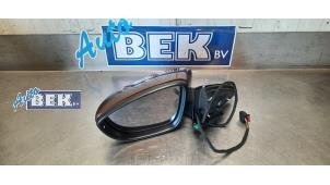 Usagé Rétroviseur extérieur gauche Volkswagen Jetta IV (162/16A) 2.0 TDI 16V Prix € 100,00 Règlement à la marge proposé par Auto Bek