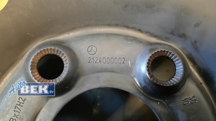 Roue galette d'un Mercedes-Benz E (210) 2.2 E-220 CDI 16V