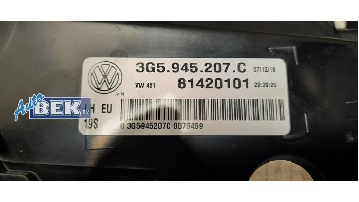 Rücklicht links van een Volkswagen Passat Alltrack (3G5)  2016