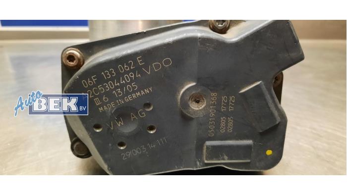 Drosselklappengehäuse van een Volkswagen Golf V (1K1) 2.0 GTI 16V FSI Turbo 2007