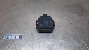 Usados Sensor de lluvia Jaguar E-Pace 2.0 D 150 16V AWD Precio € 60,00 Norma de margen ofrecido por Auto Bek