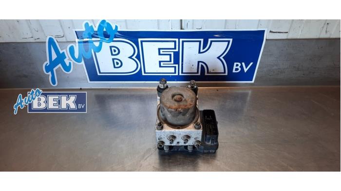 Begagnade ABS-pump Mitsubishi Outlander (CU) 2.0 16V 4x2 Pris € 59,95 Marginaltabell erbjuds av Auto Bek
