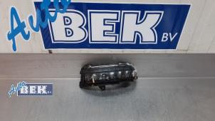 Usagé Veilleuse gauche Jaguar E-Pace 2.0 D 150 16V AWD Prix € 37,00 Règlement à la marge proposé par Auto Bek