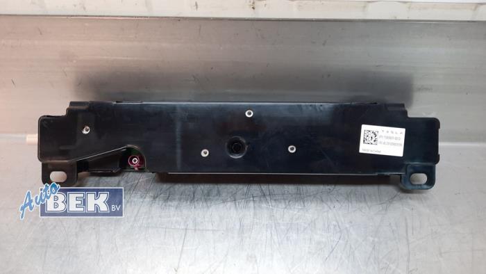 Gebrauchte Antenne bluetooth Tesla Model 3 Long Range AWD 75 kWh Preis € 94,95 Margenregelung angeboten von Auto Bek