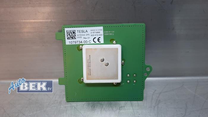 Gebrauchte GPS Antenne Tesla Model 3 Long Range AWD 75 kWh Preis € 65,00 Margenregelung angeboten von Auto Bek
