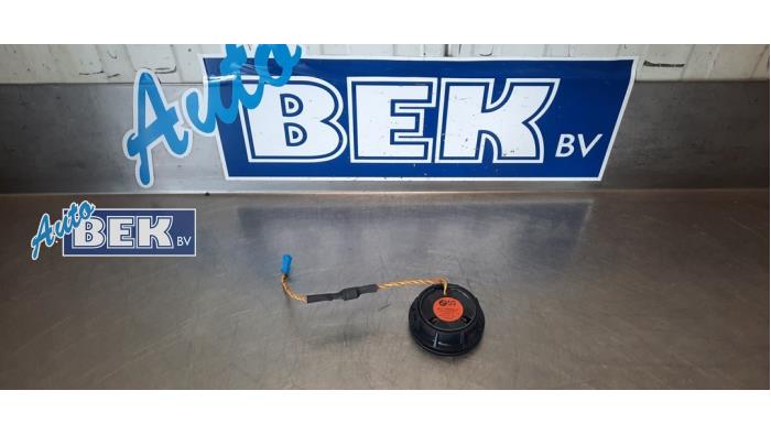 Używane Glosnik BMW 6 serie (E64) 630 Ci 24V Cena € 34,99 Procedura marży oferowane przez Auto Bek