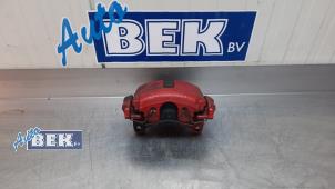 Używane Zacisk hamulcowy lewy przód Volkswagen Golf VI (5K1) 2.0 GTI 16V Cena € 35,00 Procedura marży oferowane przez Auto Bek