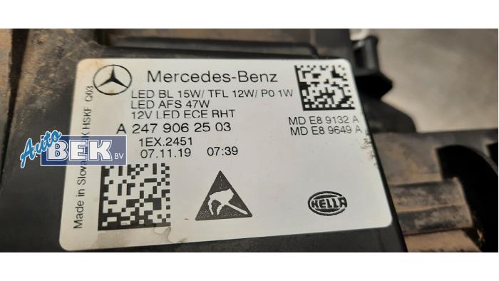 Reflektor lewy z Mercedes-Benz B (W247) 2.0 B-200d 2019