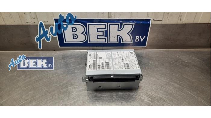 Używane Nawigacja CD Volvo V40 (MV) 2.0 D2 16V Cena € 80,00 Procedura marży oferowane przez Auto Bek