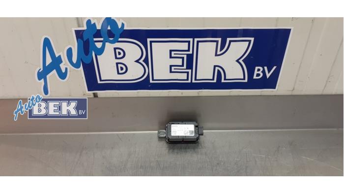 Używane Antena BMW iX3 80 kWh Cena € 20,00 Procedura marży oferowane przez Auto Bek