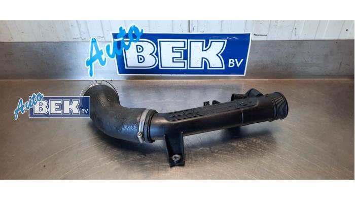 Usagé Tube intercooler Volvo V40 (MV) 2.0 D2 16V Prix € 65,00 Règlement à la marge proposé par Auto Bek