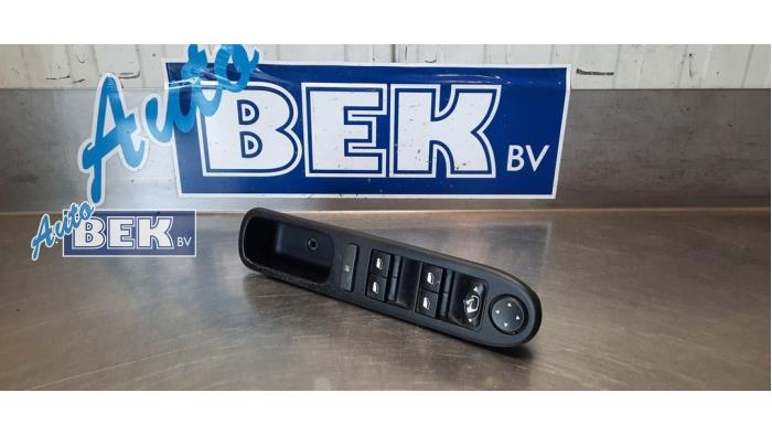 Usados Interruptor combinado de ventanillas Peugeot 307 (3A/C/D) 1.4 16V Precio € 20,00 Norma de margen ofrecido por Auto Bek