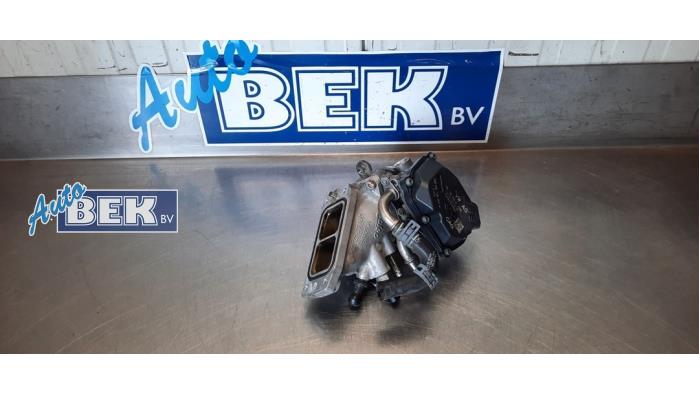 Usagé Boitier papillon Audi A3 Sportback (8VA/8VF) 2.0 TDI 16V Prix € 50,00 Règlement à la marge proposé par Auto Bek
