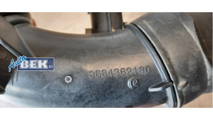 Air intake hose from a Peugeot 208 I (CA/CC/CK/CL) 1.6 e-HDi FAP 2013