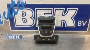 Used Heater control panel Renault Laguna III Estate (KT) 2.0 dCi 16V 130 Price € 35,00 Margin scheme offered by Auto Bek