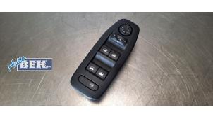 Used Electric window switch Peugeot 208 I (CA/CC/CK/CL) 1.6 e-HDi FAP Price on request offered by Auto Bek