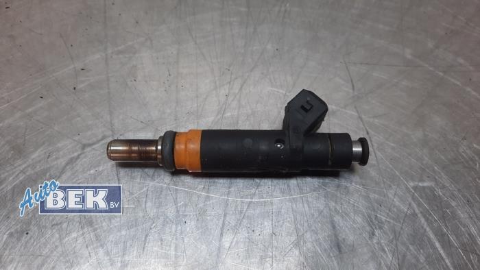 Injecteur (injection essence) d'un BMW 7 serie (E65/E66/E67) 745i,Li 4.4 V8 32V 2003