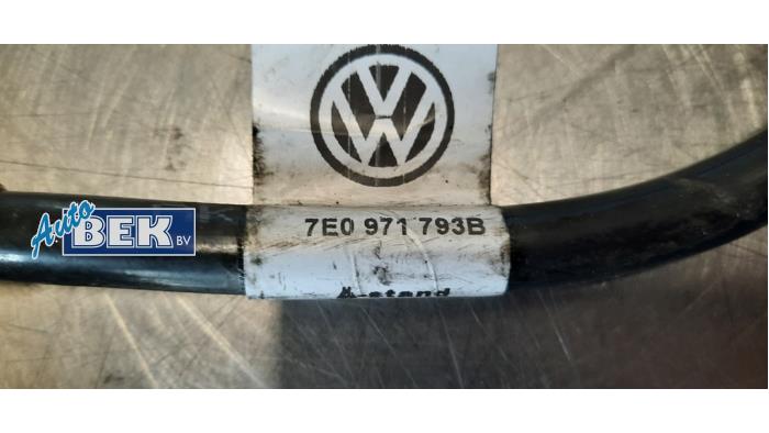 Cable (varios) de un Volkswagen Multivan T5 (7E/7HC/7HF/7HM)  2014