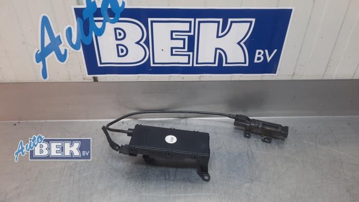 Używane Antena Mercedes SL (R230) 5.0 SL-500 V8 24V Cena € 55,00 Procedura marży oferowane przez Auto Bek