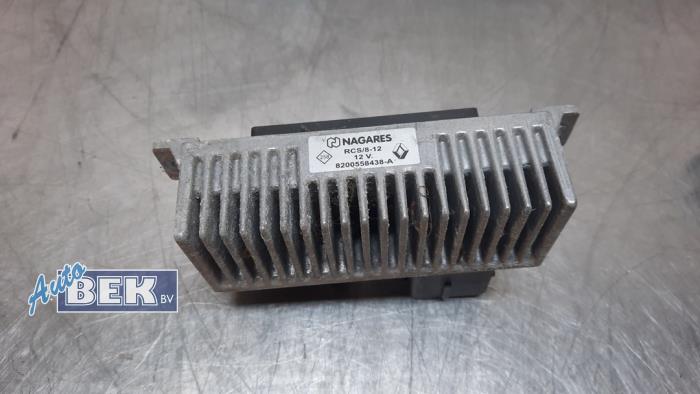 Module cooling fan from a Renault Scénic III (JZ) 1.5 dCi 110 2015