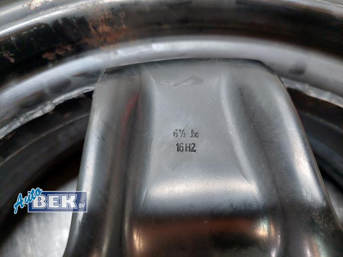 Wheel from a Volkswagen Golf IV (1J1) 1.9 TDI 110 2001
