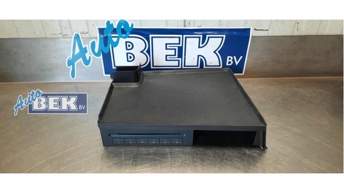 Używane Zmieniarka CD Mercedes B (W245) 2.0 B-200 16V Turbo Cena € 55,00 Procedura marży oferowane przez Auto Bek