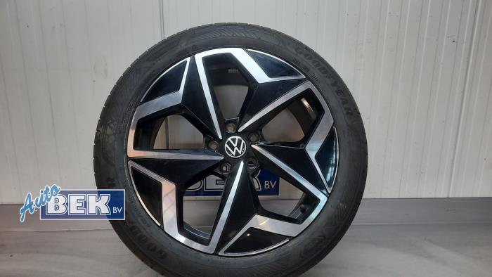 Llanta y neumático de un Volkswagen ID.3 (E11) 1st 2020