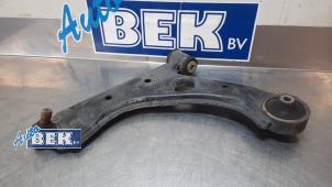Usagé Bras de suspension avant gauche Opel Corsa E 1.4 16V Prix € 35,00 Règlement à la marge proposé par Auto Bek