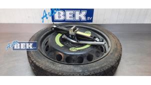 Used Jackkit + spare wheel Audi A4 (B8) 2.0 TDI 16V Price on request offered by Auto Bek