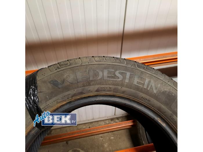 Tyre with tyre size 195/65/15 - VREDESTEIN - Auto Bek