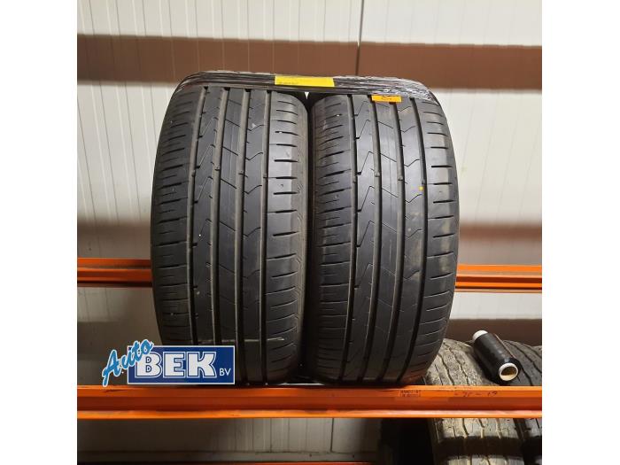 Tyre with tyre size 225/50/16 - HANKOOK - Auto Bek