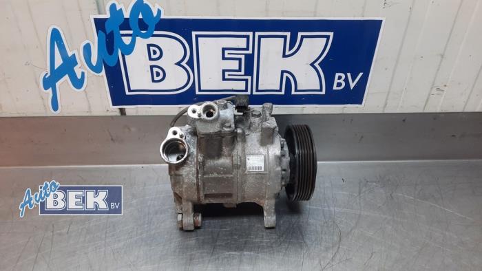 Air conditioning pump from a BMW X3 (F25) xDrive20d 16V 2011