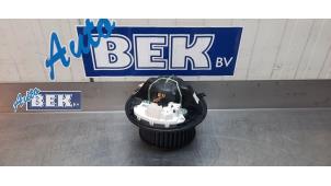 Usagé Moteur de ventilation chauffage BMW X3 (F25) xDrive20d 16V Prix € 75,00 Règlement à la marge proposé par Auto Bek