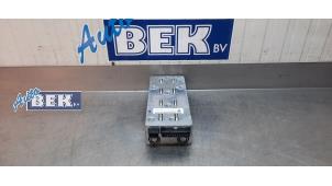 Używane Wzmacniacz radiowy BMW 6 serie (E64) 645 Ci 4.4 V8 32V Cena € 300,00 Procedura marży oferowane przez Auto Bek