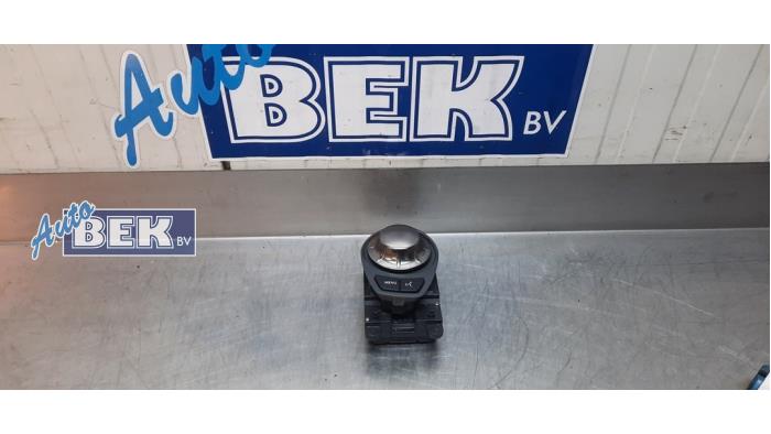 Used On-board computer controller BMW 6 serie (E64) 645 Ci 4.4 V8 32V Price € 75,00 Margin scheme offered by Auto Bek