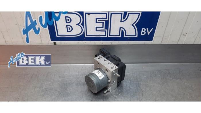 Begagnade ABS-pump Opel Vivaro 2.0 CDTI 122 Pris € 149,99 Marginaltabell erbjuds av Auto Bek