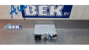 Usagé Module radio Opel Vivaro 2.0 CDTI 122 Prix € 296,45 Prix TTC proposé par Auto Bek