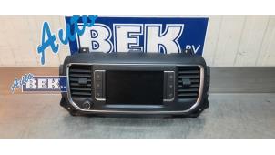 Used Navigation display Opel Vivaro 2.0 CDTI 122 Price € 302,50 Inclusive VAT offered by Auto Bek
