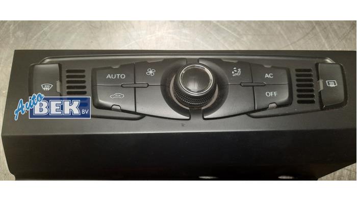 Panel de control de calefacción de un Audi A4 Avant (B8) 2.0 TDI 16V 2009