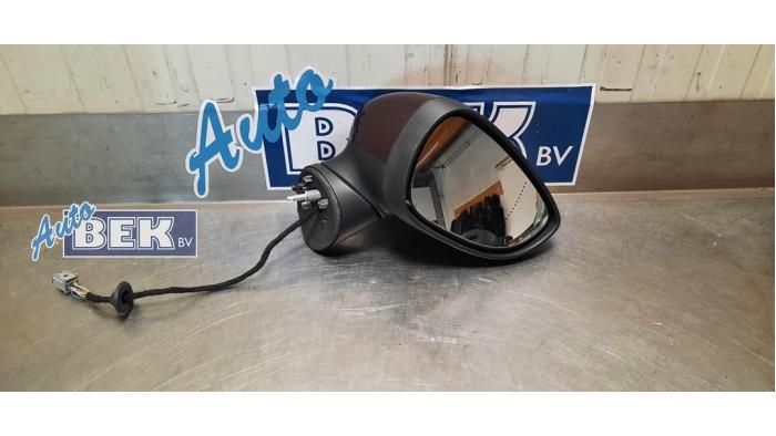 Wing mirror, right from a Ford Fiesta 6 (JA8) 1.4 TDCi 2009